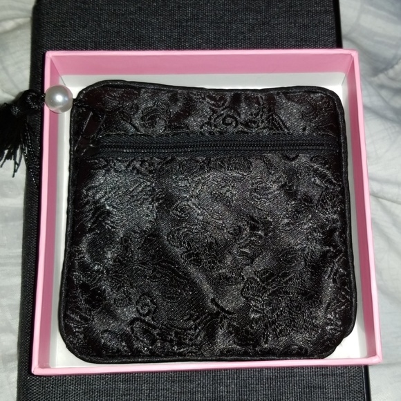 Engraved Makeup Mirror w case - Picture 3 of 3